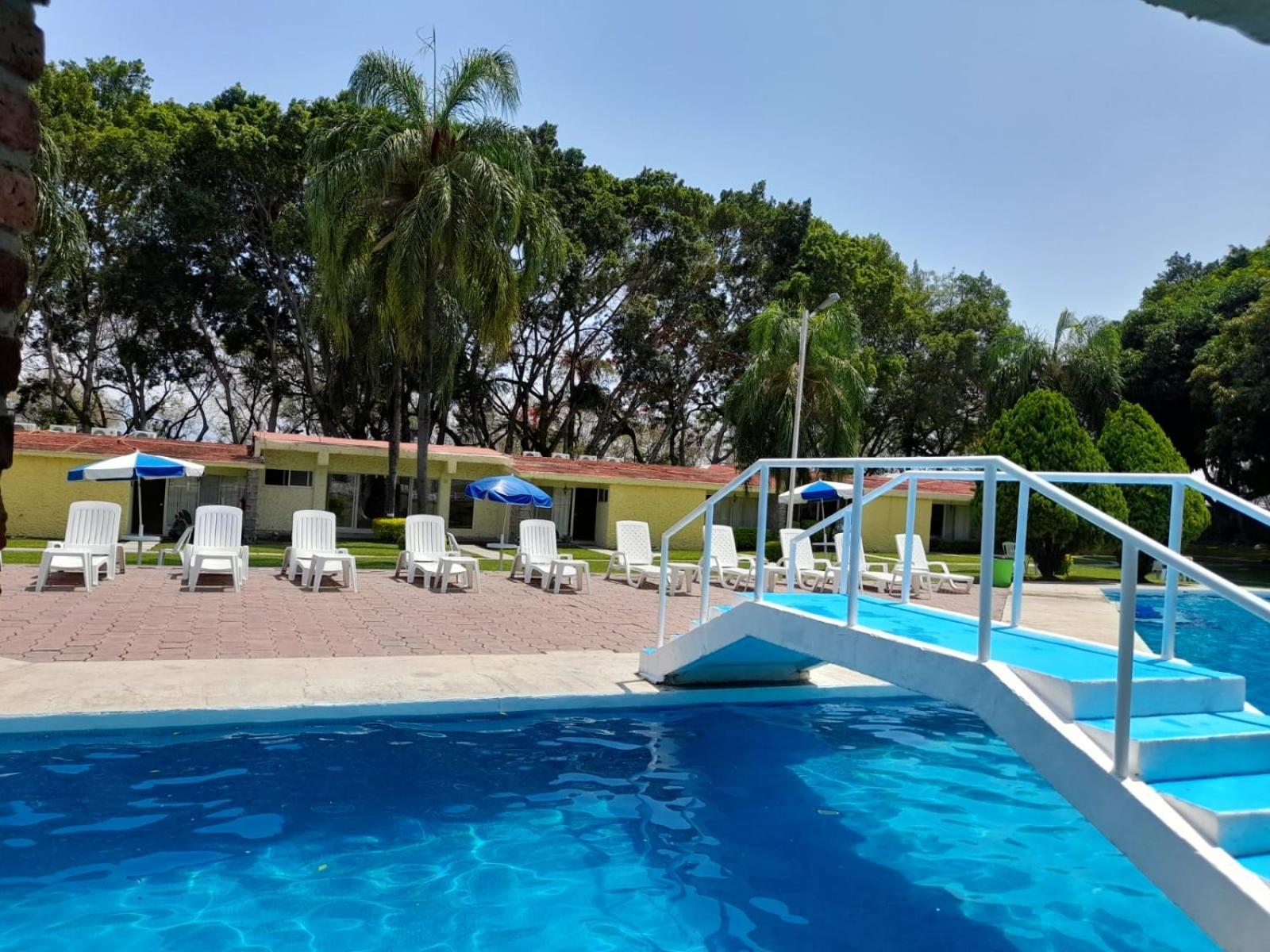 Hotel Teques Palace Xoxocotla  Экстерьер фото