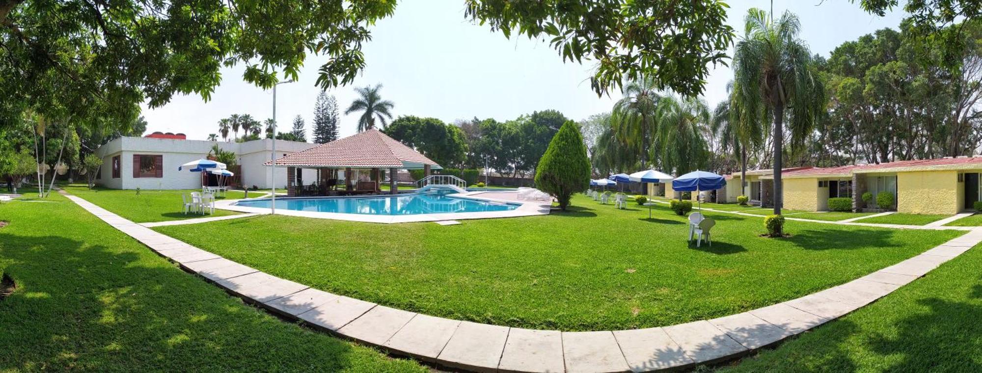 Hotel Teques Palace Xoxocotla  Экстерьер фото