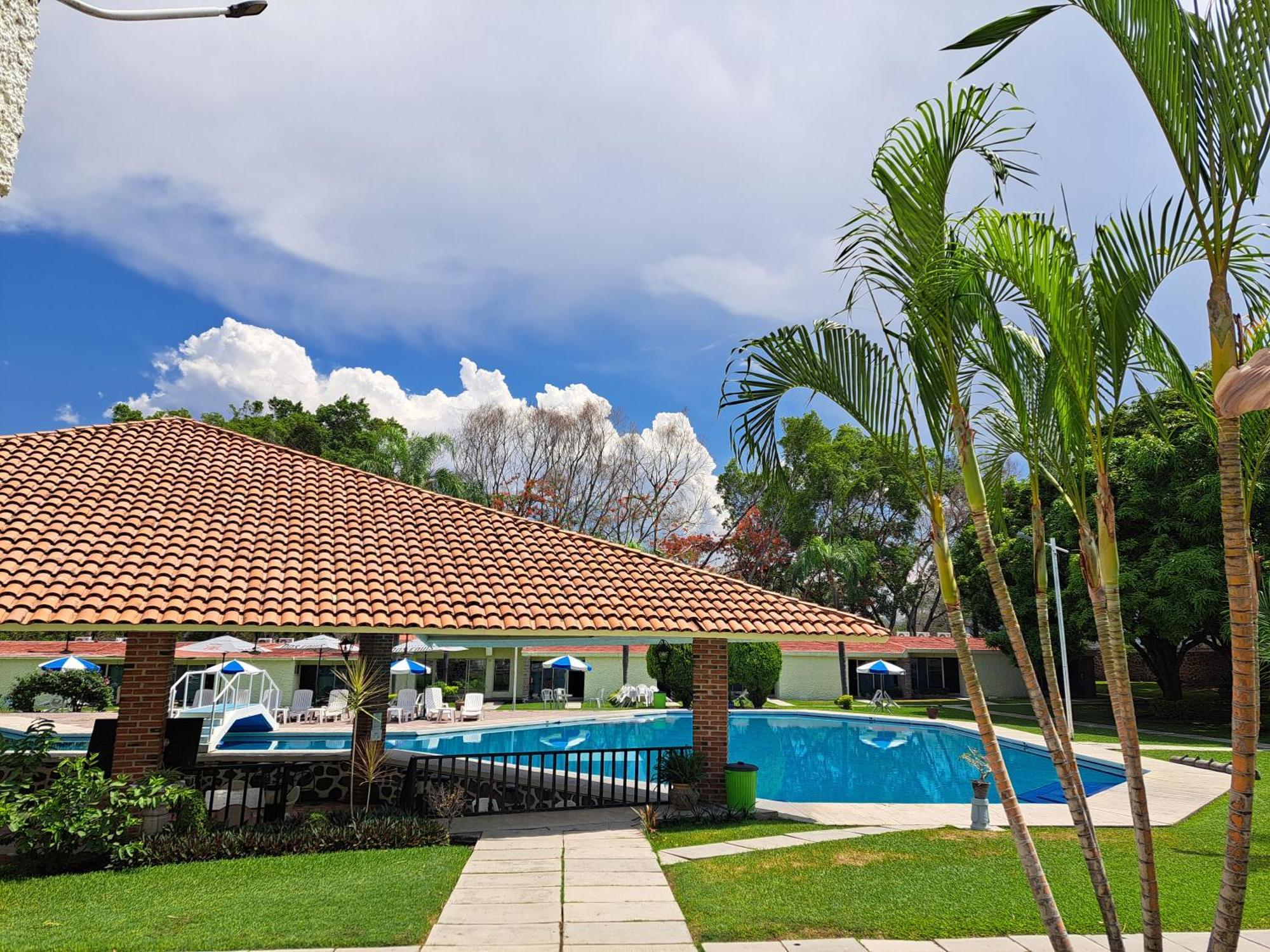 Hotel Teques Palace Xoxocotla  Экстерьер фото