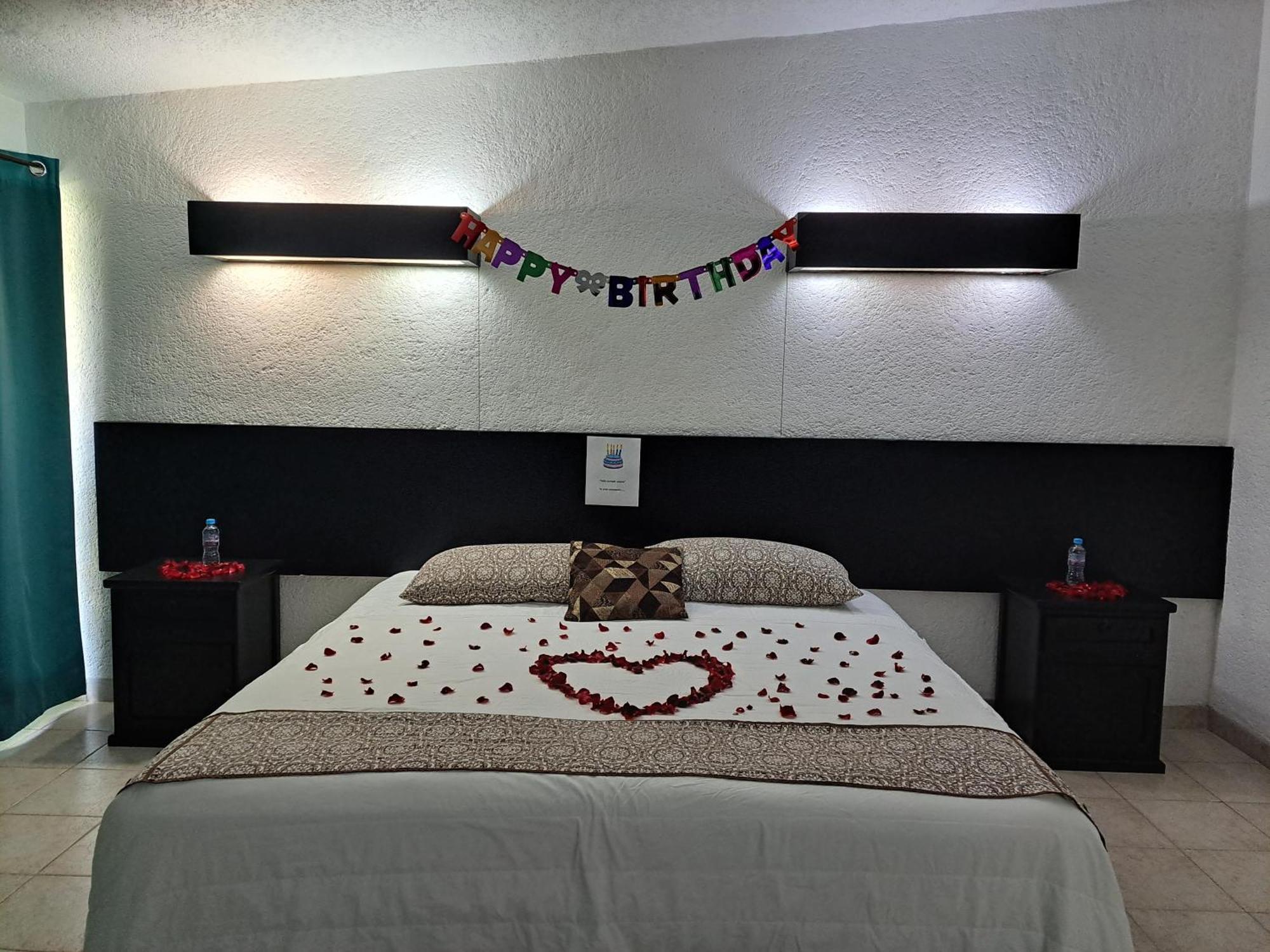 Hotel Teques Palace Xoxocotla  Экстерьер фото