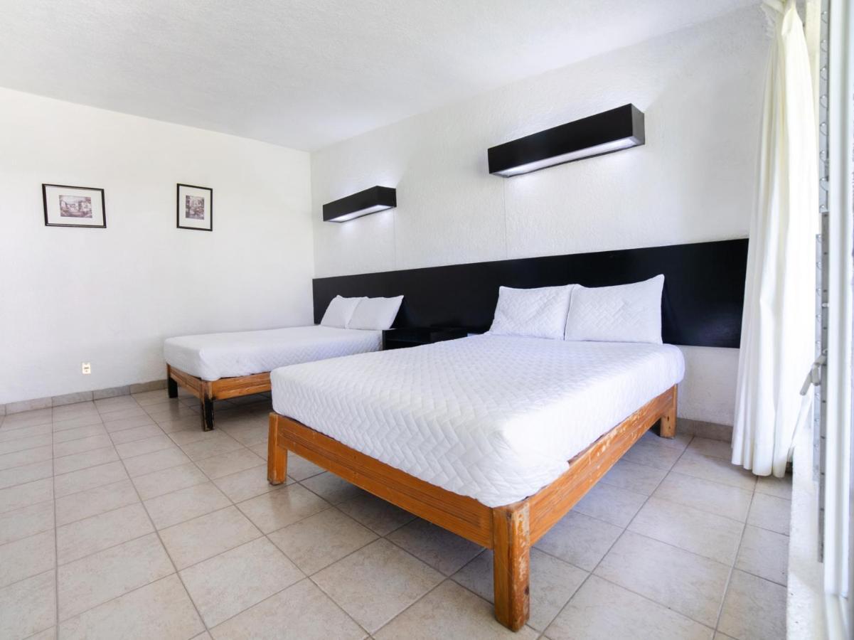 Hotel Teques Palace Xoxocotla  Экстерьер фото