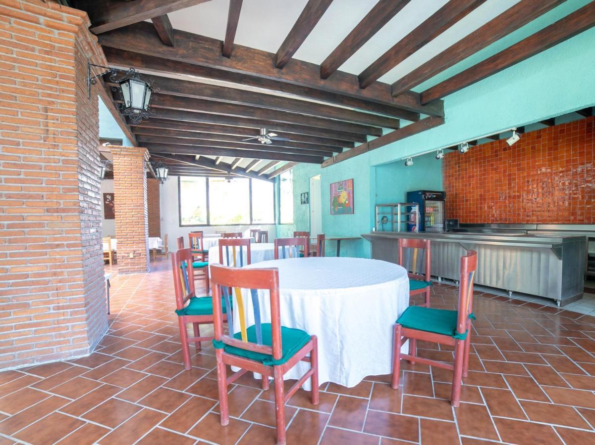 Hotel Teques Palace Xoxocotla  Экстерьер фото